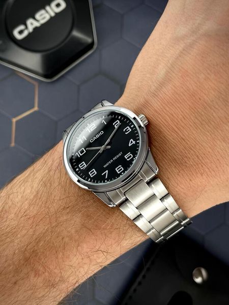 Чоловічий годинник Casio MTP-V001D-1B MTP-V001D-1B фото
