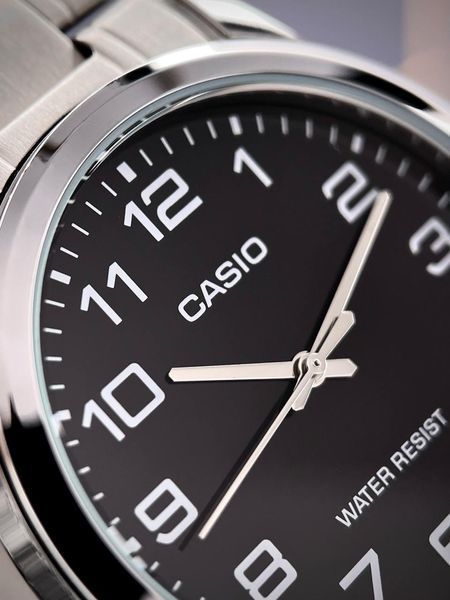 Чоловічий годинник Casio MTP-V001D-1B MTP-V001D-1B фото