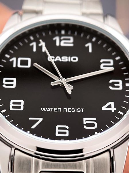 Чоловічий годинник Casio MTP-V001D-1B MTP-V001D-1B фото