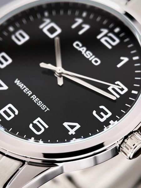 Чоловічий годинник Casio MTP-V001D-1B MTP-V001D-1B фото