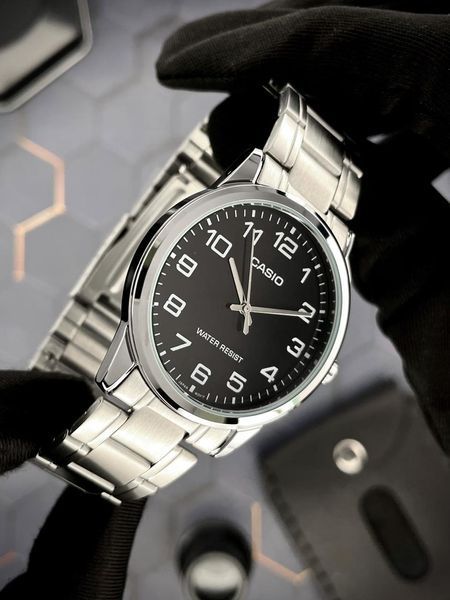 Чоловічий годинник Casio MTP-V001D-1B MTP-V001D-1B фото