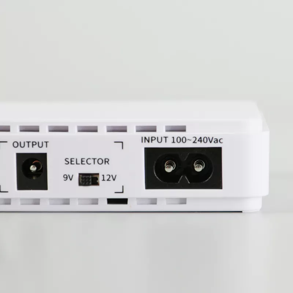 UPS для роутера та відеокамери з акумулятором &ndash; powerbank з виходом 5V, DC-9/12V, POE 15/24V 2053470 фото